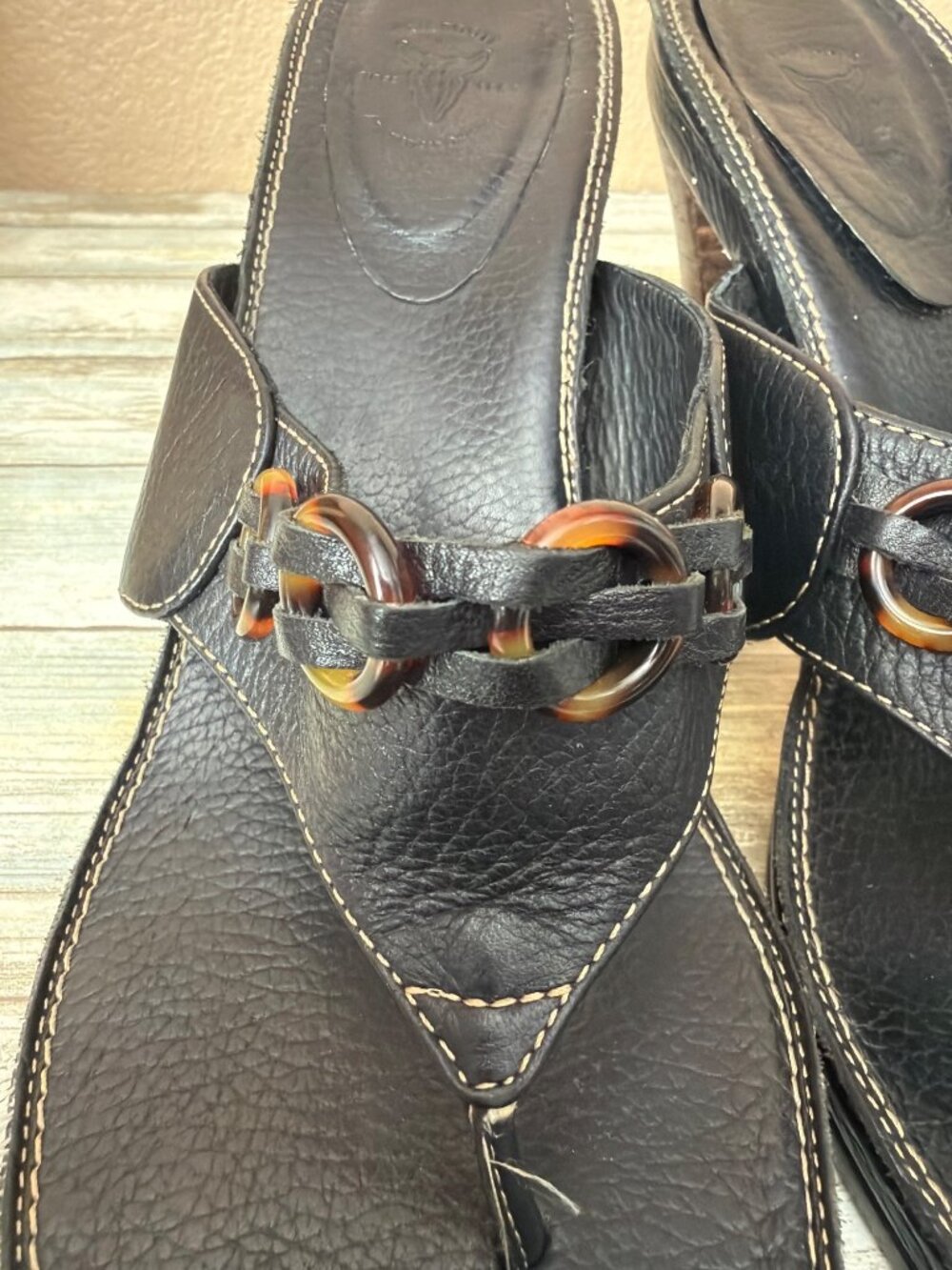 Frye Black Leather Thong Sandals Tortoise Chain Detail Women’s Sz 9 Pre-owned - Picture 14 of 14